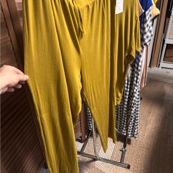 Nordstrom Women's Mustard Green Buttery soft Lounge SET- XL NWT - Picture 7 of 9